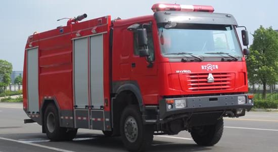 重汽四驅6噸水罐（泡沫）消防車(chē)