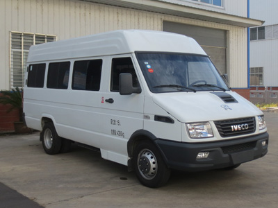 依維柯15座柴油運兵車(chē)