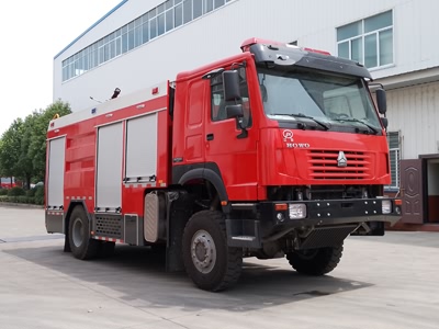 重汽四驅越野6噸水罐消防車(chē)